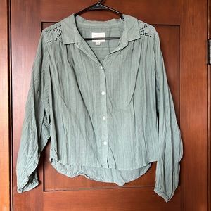 American Eagle Green Cropped Button-Up Blouse, size Large.